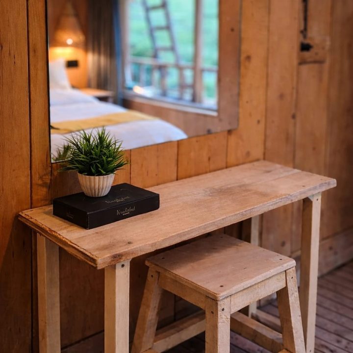 Vanity desk with mirror and stool